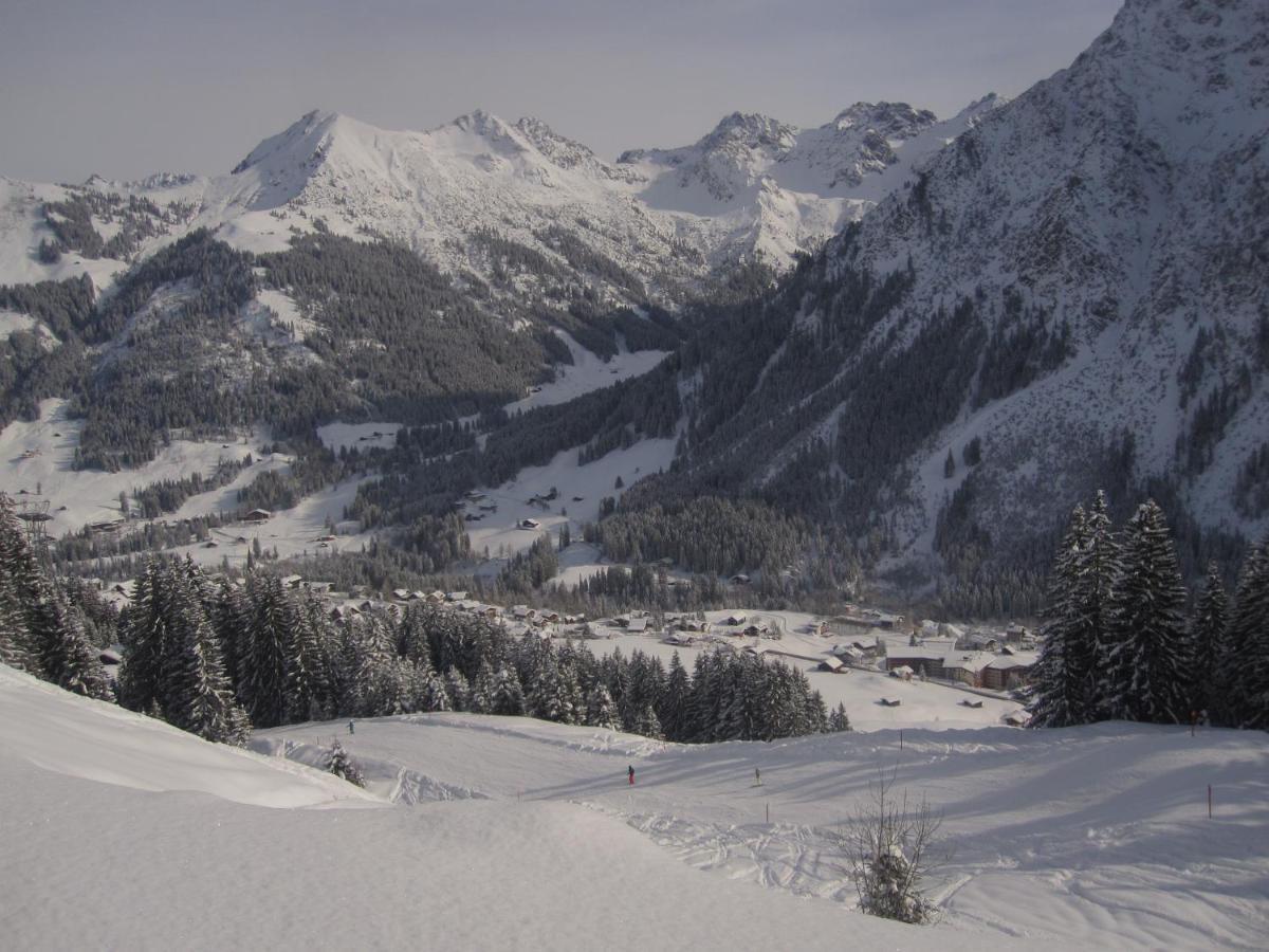 Aparthotel 333 Mit Schwimmbad Kleinwalsertal Mittelberg Exterior foto