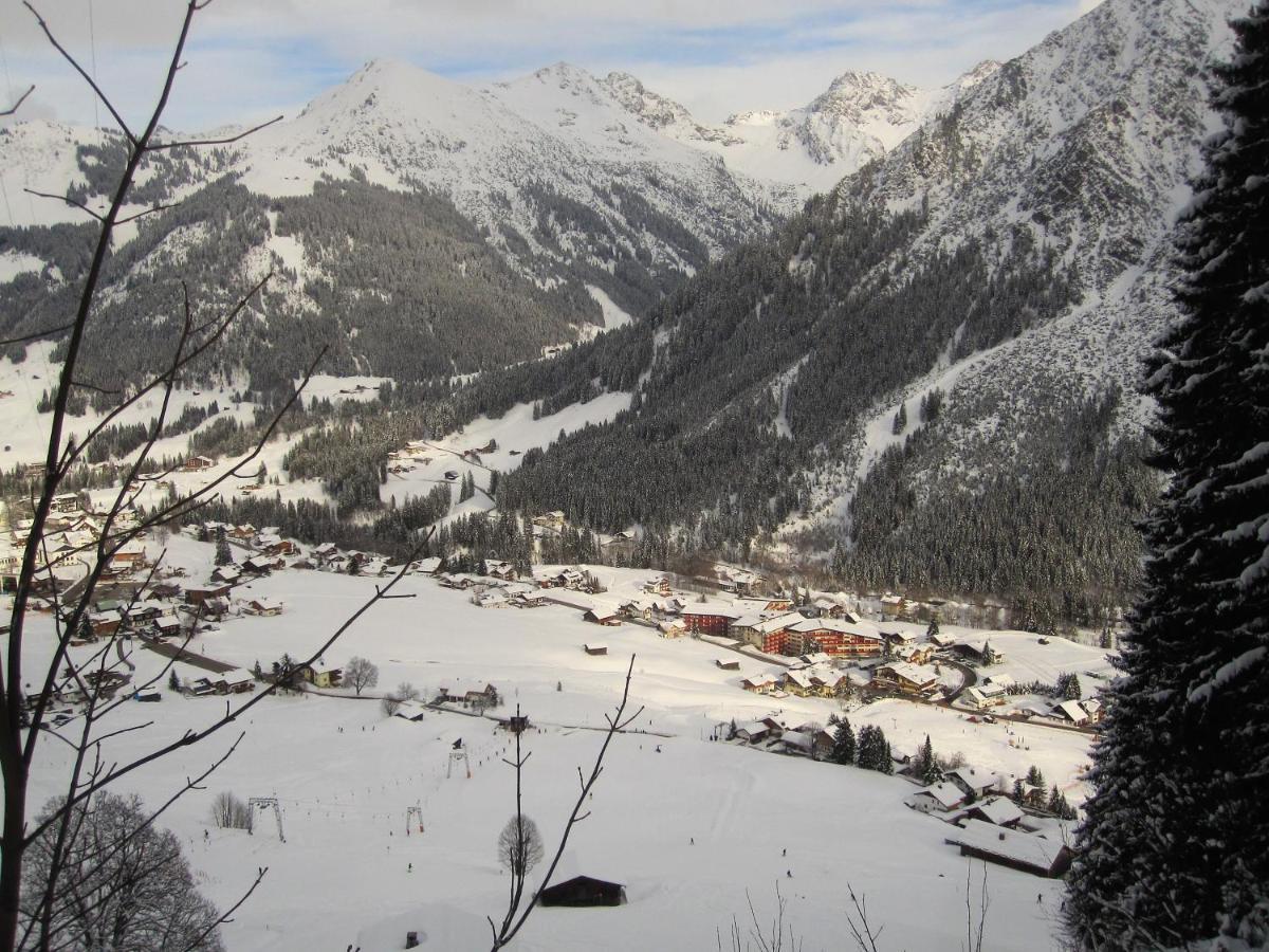 Aparthotel 333 Mit Schwimmbad Kleinwalsertal Mittelberg Exterior foto
