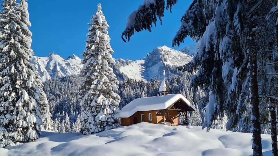Aparthotel 333 Mit Schwimmbad Kleinwalsertal Mittelberg Exterior foto