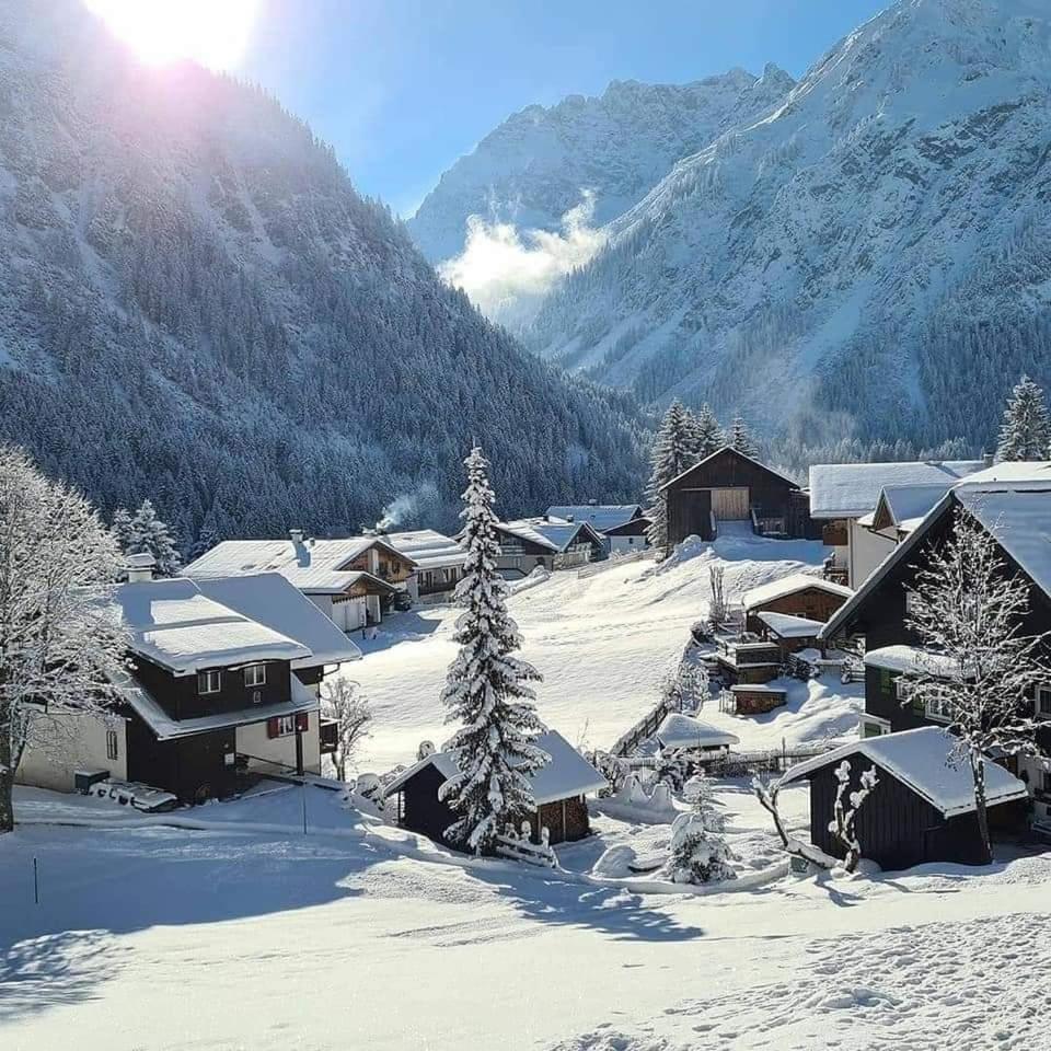 Aparthotel 333 Mit Schwimmbad Kleinwalsertal Mittelberg Exterior foto